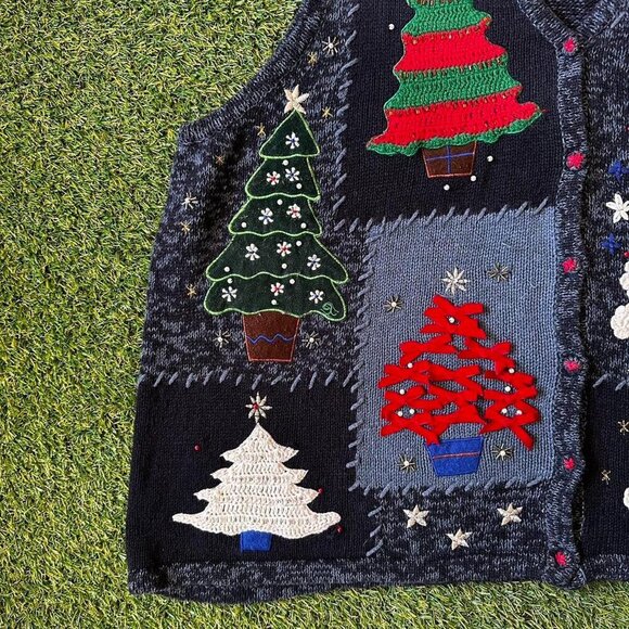 Vintage Hampshire Studio Christmas tree sweater vest with a unique patchwork des - Picture 4 of 8